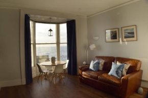 Отель Awel Mor 3 Luxury Apartment  Аберистуит